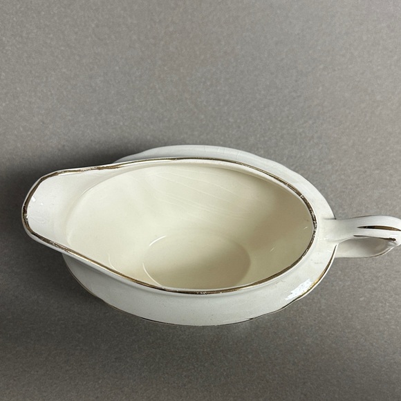 Crown Pottery CRP11 Elegant Cream Floral Gravy Boat with Saucer Southern Charm - Picture 3 of 7